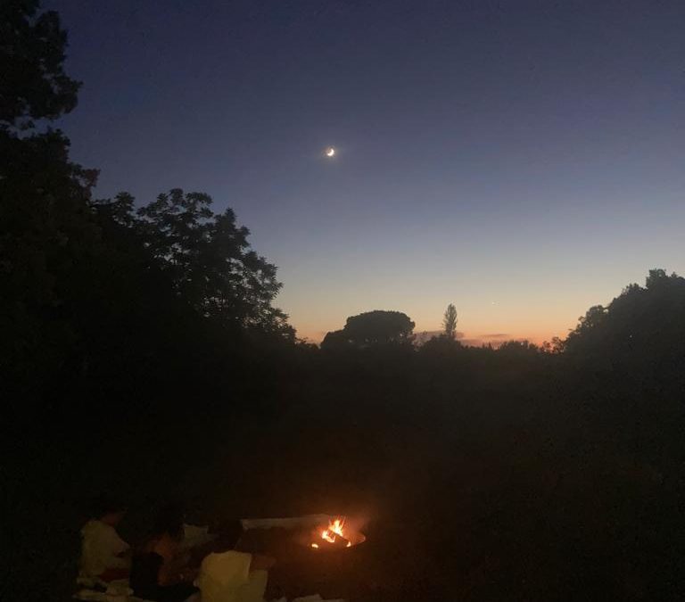 Pourquoi les crises de boulimie arrivent souvent le soir ?